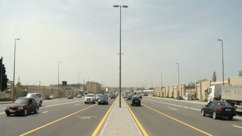 Bakıda müvəqqəti xüsusi hərəkət zolaqları çəkilir