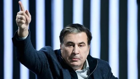 Avropa liderləri Tbilisiyə gəlməli idi, İrəvana yox - Saakaşvili
