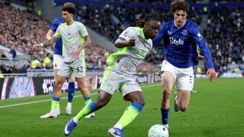 "Mançester Siti" səfərdə "Everton"la heç-heçə edib