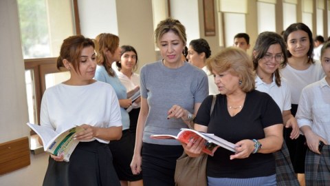 Şagirdlərin az bal toplamasının səbəbini müəllimlərdə gördü