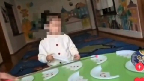 Gəncədəki bağçada qalmaqal: Uşaqlara &ldquo;tormoz&rdquo;, &ldquo;tupoy&rdquo; deyilib