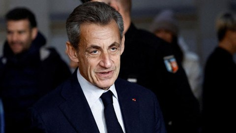 Sarkozi şərti azadlığa buraxıldı