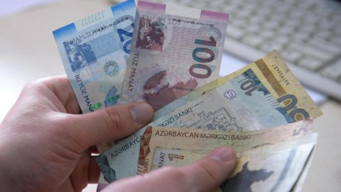 Cərimə ödəyən vətəndaş niyə komissiyanı da ödəyir?&nbsp;