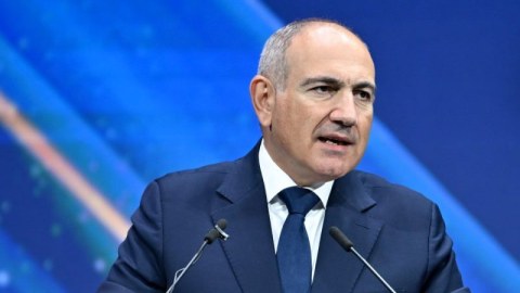 Paşinyan məzuniyyətə çıxır
