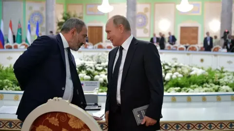 Parada getməyəcəm, Putinə də demişəm - Paşinyan