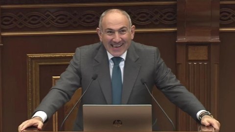 Paşinyan qarabasma yaradan göbələklər yeyir - Karapetyan