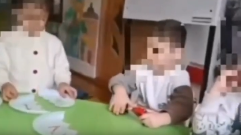 Bağçada uşaqları təhqir edən tərbiyəçi işdən çıxarıldı&nbsp;- VİDEO