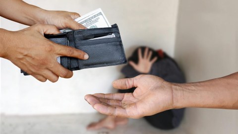 İnsan alveri ilə məşğul olan 10 nəfəri beynəlxalq axtarışdadır