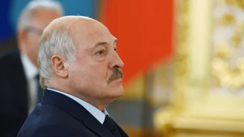 Lukaşenko prezidentləri və Ukrayna xalqını təbrik etdi - ADLAR