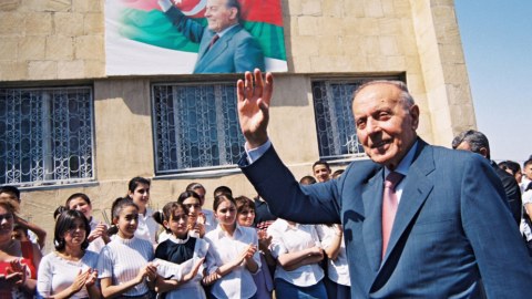 Ulu Öndər tarixə həm də milli memarlıq məktəbinin hamisi kimi düşmüşdür