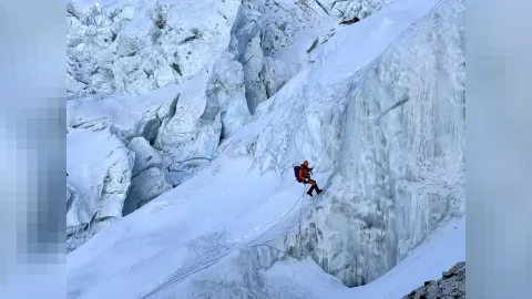 Alpinistlər&nbsp;köməksiz vəziyyətdə qaldı