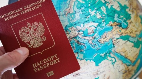 7 ölkə Rusiya pasportuna qadağa qoydu