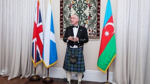 Azərbaycanca danışan, Gəncə ləhcəsilə yazan əcnəbi diplomat&nbsp;- FOTOLAR