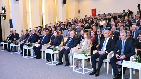 Həmkarlar ittifaqları iqlim dəyişikliyi ilə mübarizədə birləşdi - FOTO