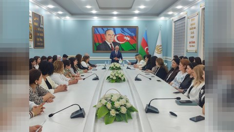 Gəncə Dövlət Universitetinin tələbələrindən ingilis dilində elmi məruzələr