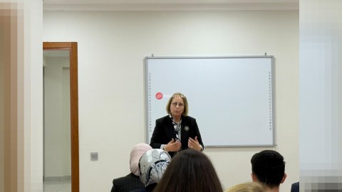 Yaşlı insana yer verməyən gənc&nbsp;irada kobud reaksiya verir
