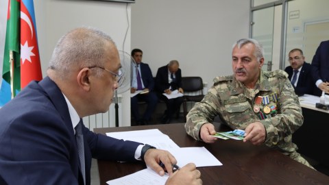 Zaur Mikayılov Naftalanda vətəndaşları qəbul etdi