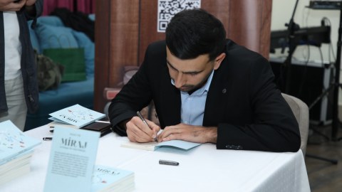 Yazıçı Nihat Pirin ilk hekayələr kitabı təqdim edildi