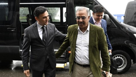 D-8-in Baş katibi Azərbaycanda
