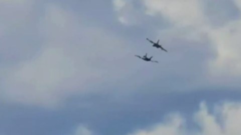 Aviaşouda qırıcılar toqquşdu
