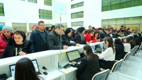 Dövlət xəstəxanalarındakı növbələrin azalması üçün yeni TƏKLİF