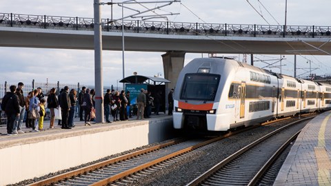 Dəmir yolu ilə daşınan sərnişinlərin sayı 21% artıb