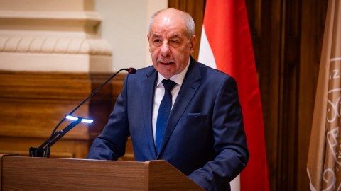 Macarıstanda böhran: prezident istefa vermək istəmir