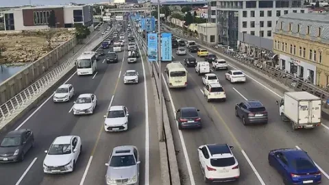 Hazırda Bakıda hərəkətin ən çətin olduğu YOLLAR