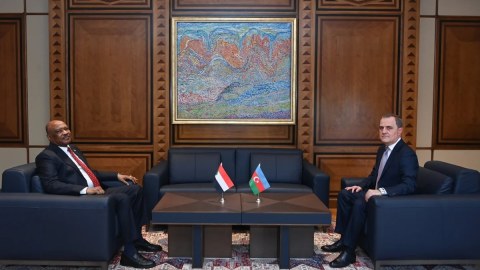 Ceyhun Bayramov sudanlı həmkarı ilə görüşüb
