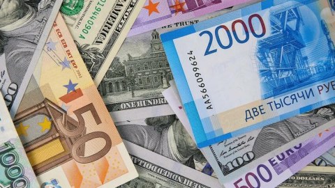 Dollar sabit qaldı, avro dəyər itirdi