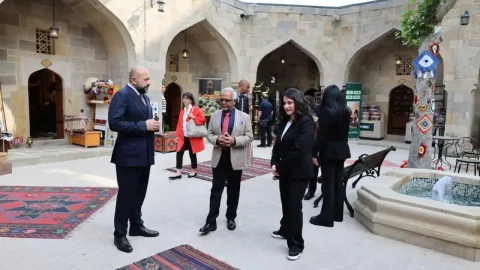 Mavriki Prezidenti İçərişəhərdə oldu&nbsp;- FOTOLAR