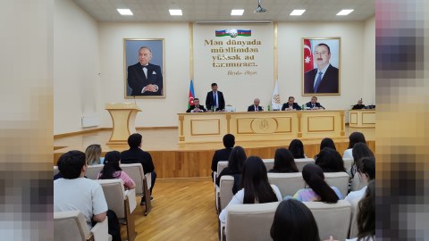 Rektor imtahan öncəsi tələbələrlə görüşdü - FOTO