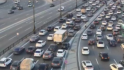 Bakıda sürücülərin işi çətinləşdi: Tıxac olan yollar