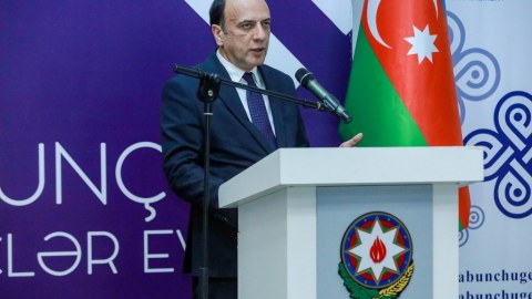 Qloballaşma fonunda gənclərin dəyərləri müzakirə olundu - FOTOLAR
