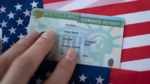 ABŞ-da &ldquo;green card&rdquo; almaq çətinləşdirilir