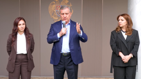 Karapetyan Qarabağı tərk etmiş ermənilərə &ldquo;yağlı vədlər&rdquo; verir