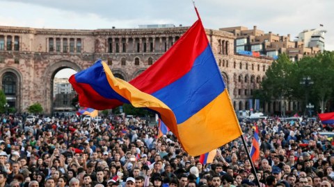 Ermənistanda əhalinin 75%-i Rusiyaya qarşıdır - SORĞU