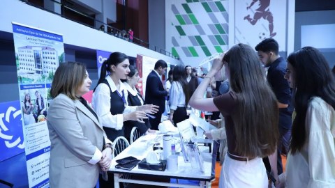 Məzun yarmarkası keçirilib