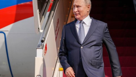Putin Qazaxıstana getdi