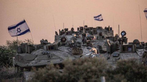 İsrailin hərbi maşınları Suriyaya girdi