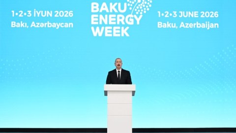 Prezident Bakıda keçirilən forumda çıxış edib - FOTO