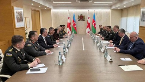 Azərbaycan və Gürcüstanın müdafiə nazirləri görüşüblər