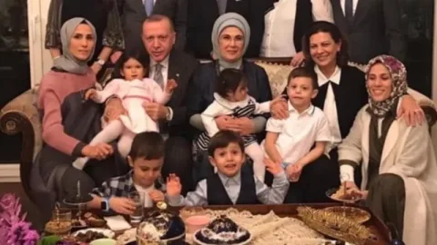 Ərdoğan 10-cu dəfə baba oldu
