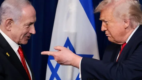 Tramp Netanyahunun üstünə qışqırıb: &ldquo;Sən dəli olmusan?!&rdquo;