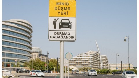 Bakıda iki ünvanda minib-düşmə yeri yaradıldı