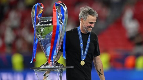 Luis Enrike ən yaxşı baş məşqçisi seçildi