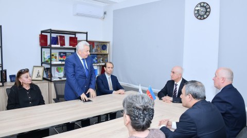 Yeni rektor özünə müşavir təyin etdi - FOTO