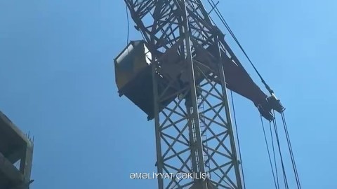 Kranda köməksiz qalan şəxs xilas edildi&nbsp;-&nbsp;VİDEO