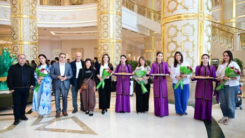 Aşqabad Azərbaycan mədəniyyətini qarşılayır!