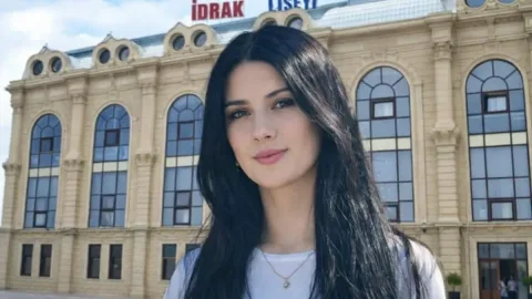 "İdrak" liseyində müəllimi güllələyən şagirdin məhkəməsi başladı